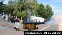 Гармата, з якої вистрілять в Севастополі в День ВМФ Росії