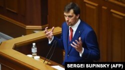 Олексій Гончарук під час виступу у Верховній Раді, яка проголосувала того дня за призначення його прем'єр-міністром України. Київ, 29 серпня 2019 року