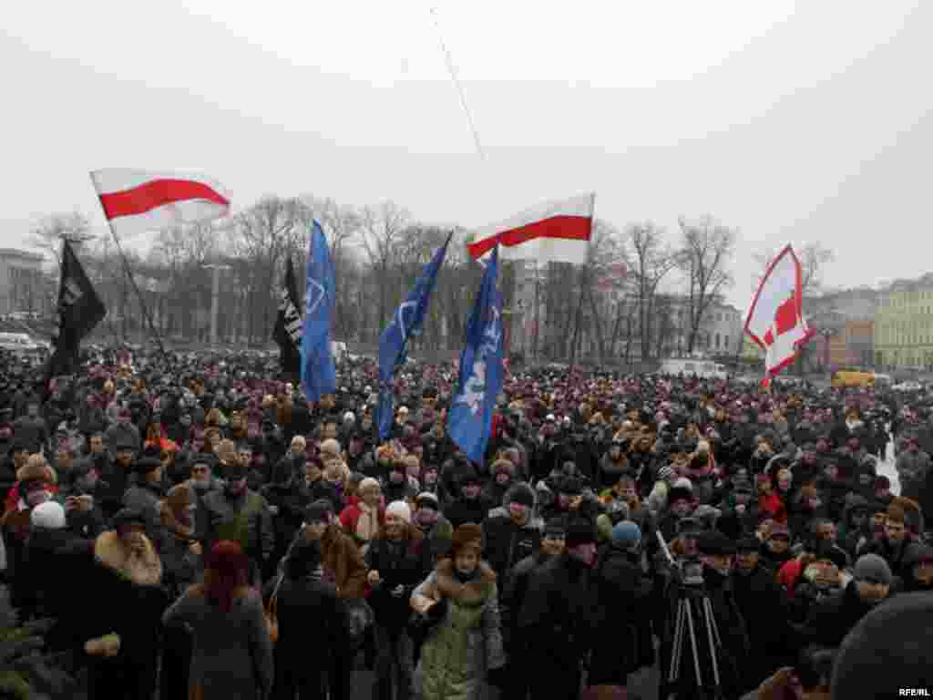 18 января в Администрации президента Белоруссии прошло совещание, на котором предприниматели потребовали объявить до конца 2008 года переходный период для переоформления в унитарные предприятия.