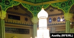 Интерьер новой Соборной мечети Москвы
