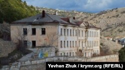 Бывшее здание штаба 155-й бригады подводных лодок