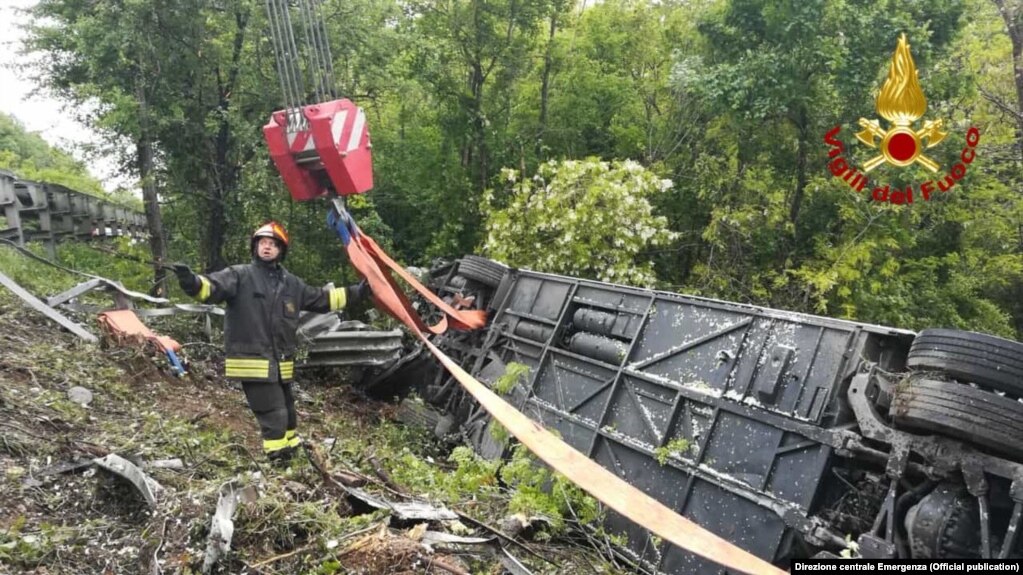 9 шаҳрванди Қазоқистон дар садамае дар Италия маҷруҳ шуданд