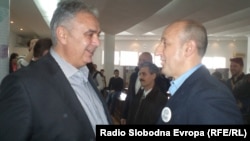 Стариот и новиот градоначалник на Охрид, Александар Петрески од СДСМ и Никола Бакрачески од ВМРО-ДПМНЕ.