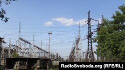 Луганська ТЕС у місті Щастя поблизу Луганська до 25 квітня постачала електроенергію по обидва боки лінії фронту