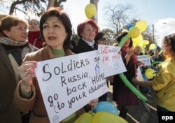 Антивоєнний пікет у Бахчисараї 5 березня 2014 року