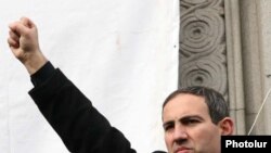 Armenia -- Nikol Pashinian, an opposition newspaper editor, pictured during a February 2008 rally in Yerevan.