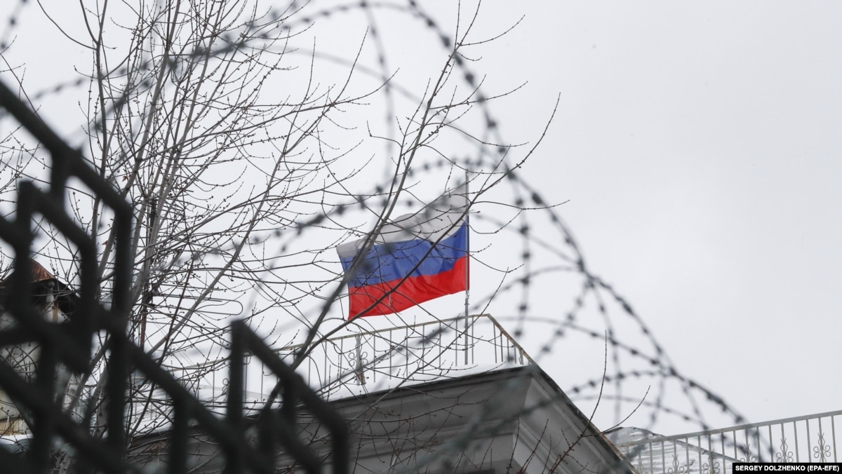 Евросоюз может запретить въезд жителей Донбасса с паспортами России