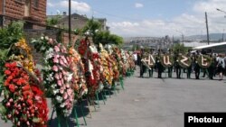 Vahe Avetyan'ın dəfn mərasimi, Yerevan, 2 iyul, 2012