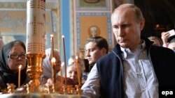 Владимир Путин в Спасо-Преображенском Валаамском монастыре преподобных Сергия и Германа, июль 2016 года 