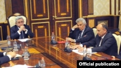 Армениянын президенти Серж Саргсян Улуттук коопсуздук боюнча кеңеште.