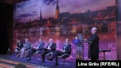 Prof. univ. Zaneta Ozolina vorbind la Conferința de la Riga