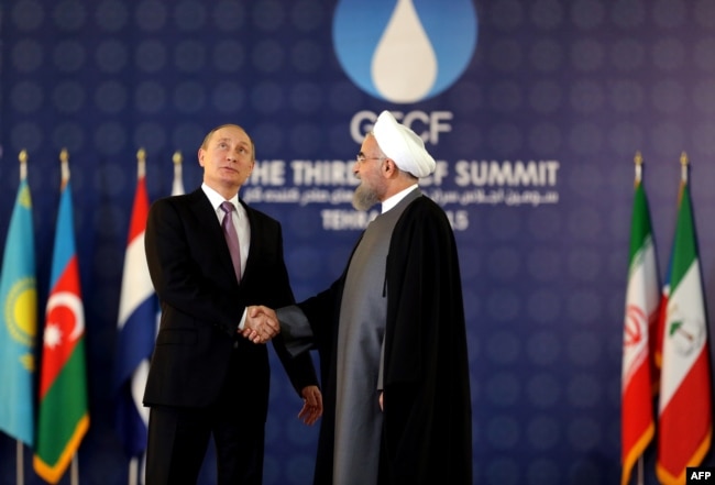 پوتین و روحانی در نشست سران کشورهای صادرکننده گاز در تهران در نوامبر ۲۰۱۵