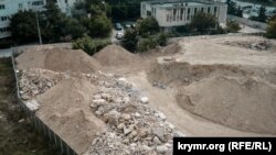 Територія на проспекті Героїв Сталінграда в Севастополі, на якій планували закласти сквер