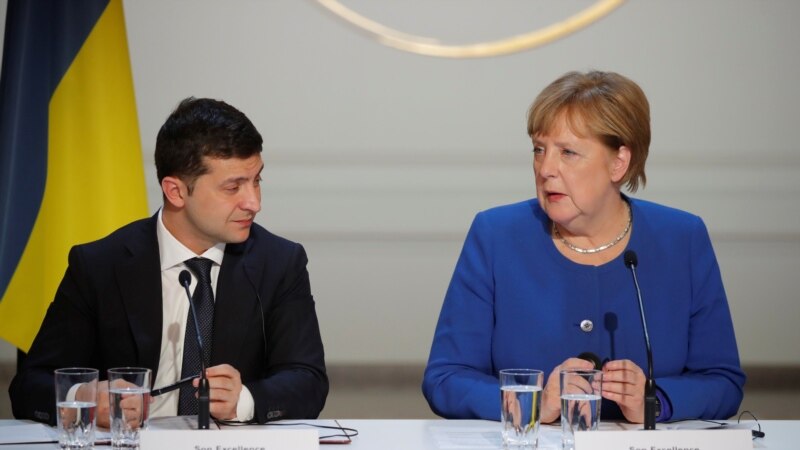 Зеленский Меркел менен Украинанын чыгышындагы жаңжалды сүйлөштү