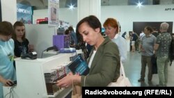 Катерина прийшла на фестиваль спеціально за україномовними книжками