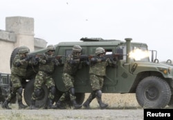 Military români la manevrele NATO din Georgia, "Agile Spirit 2015" pe baza din Vaziani lângă Tbilisi, 21 iulie, 2015