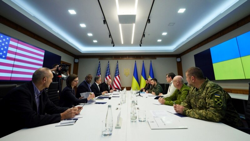 Blinken i Austin u Ukrajini obećali još vojne pomoći, Rusija negoduje