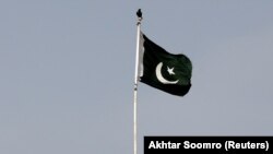 د پاکستان بیرغ