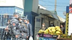 Полиция на центральном рынке в Керчи, 14 апреля 2020 года