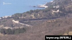 Забор возле Оливы и Кастрополя в Крыму
