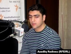 Zaur Qurbanlı AzadlıqRadiosunun Bakı studiyasında, 2011