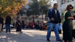 Diňle: Türkmenistanda gazak wizasy üçin uly nobatlar döreýär