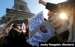 Париждеги акциядан бир көрүнүш