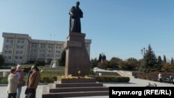 Памятник Тарасу Шевченко в Севастополе