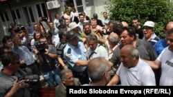 Протест за поддршка на црквата Св. Константин и Елена пред општина Центар на 7 јуни 2013