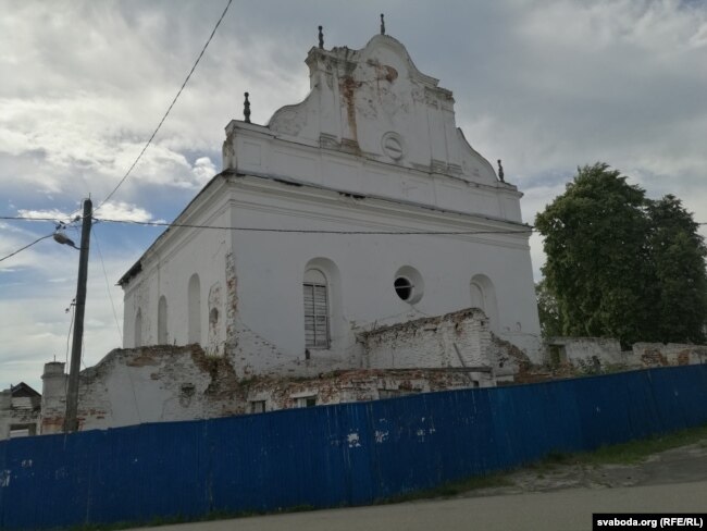 Сынагога - найстарэйшы будынак Слоніма. Яна была пабудаваная ў 1642 годзе