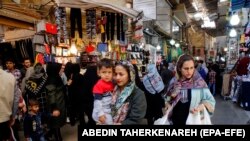 Iranians shop in the Vakil Bazaar in the city of Shiraz, Iran, October 31, 2019. FILE PHOTO