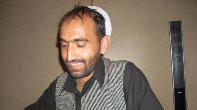 مشهور شاعر او لیکوال عزت الله ځواب د طالبانو له زندانه خوشې شو 