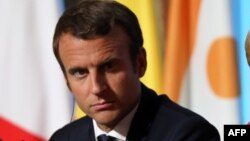 Francuskom predsjedniku Emmanuelu Macronu naglo je pala popularnost