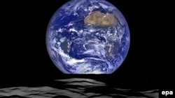 عکس ناسا تصویر زمین را از ماه نشان می‌دهد