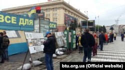 Поліція буде охороняти намет цілодобово