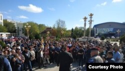 Митинг против назначения мэром Элисты Дмитрия Трапезникова