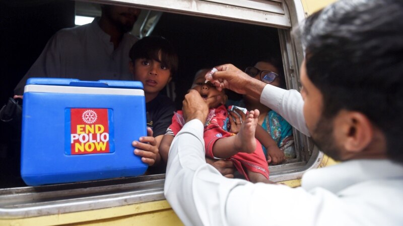 پاکستان کې د پولیو واکسین کمپاین پیلېږي