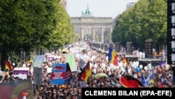 Протест против владините мерки за спречување на ширењето на коронавирусот во Берлин на 29 август 2020