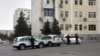 Polisiýa köpgatly ýaşaýyş jaý toplumlaryna yzly-yzyna aýlanyp çykýar. Türkmenistan (arhiw suraty) 