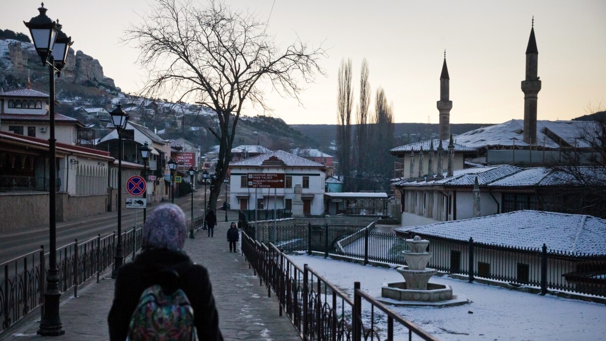 Спасти национальную память: как крымские активисты борются за сохранение  Ханского дворца