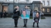 Родичі полонених українців на одному з мітингів у Києві