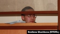 Азаматтық белсенді Махамбет Әбжан Сарыарқа аудандық 2-сотында отыр. Астана, 16 қазан 2017 жыл.