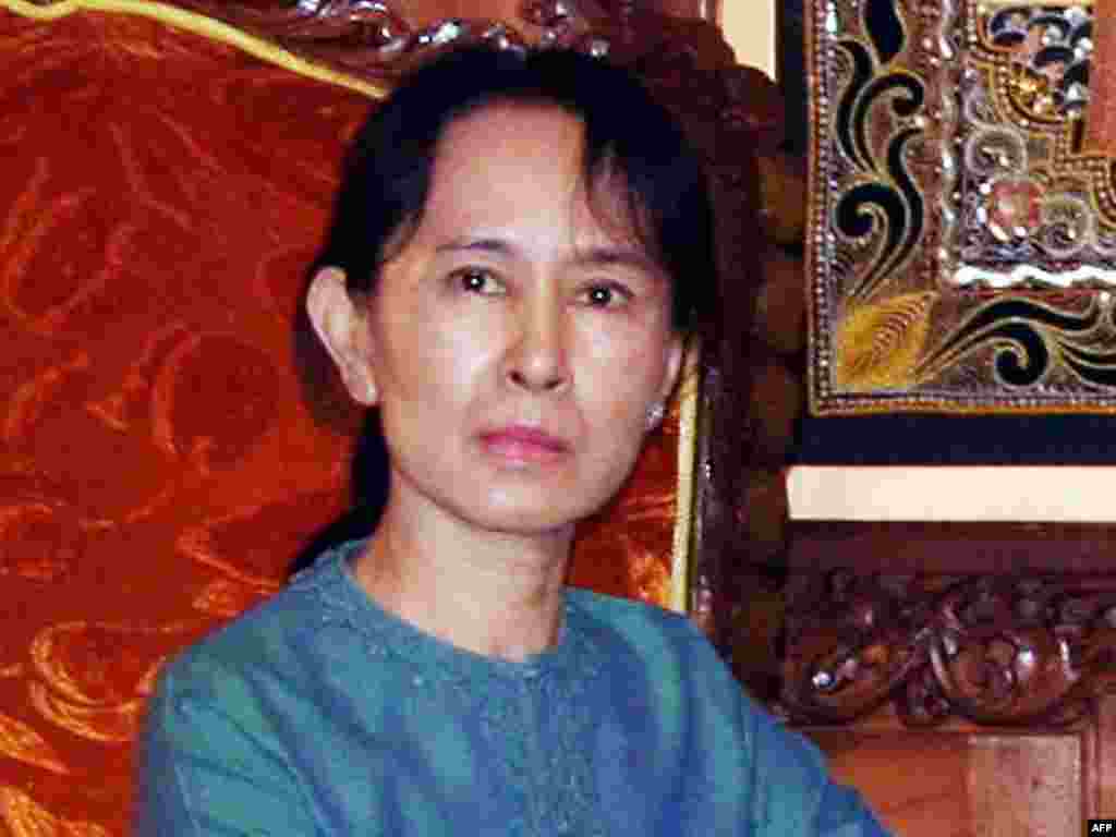 Myanmar -- Pro-democracy leader Aung San Suu Kyi in Yangon, 30Jan2008 - This handout picture shows Myanmar's pro-democracy leader Aung San Suu Kyi in Yangon, 30 January 2008. The spokesman for the National League for Democracy (NLD) said that Aung San Suu Kyi is "not satisfied" with her talks with the nation's junta, which after three months have yielded few results. The Nobel peace prize winner, who has been under house arrest for 12 of the last 18 years, made the statement during a rare meeting with top members of NLD party.