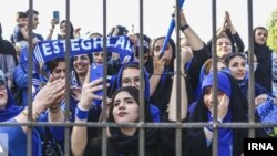 "Эстеглал" футбол клубунун Ирандагы күйөрмандары.