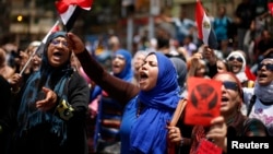 محتجات مصريات ضد حكم الرئيس ممد مرسي في القاهرة