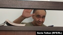 Гражданский активист Макс Бокаев на суде по рассмотрению меры пресечения. Атырау, 3 июня 2016 года.