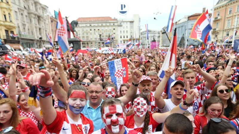 Hrvatski nogometaši ruku pod ruku s Thompsonom