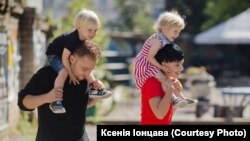 Кацярына Пытлева зь сям'ёй 