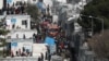 Греція вперше за час карантину перевозить мігрантів з табору на Лесбосі на материк