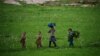 جواد: طالبان و قوماندانان محلی اطفال را به جنگ استخدام می‌کنند